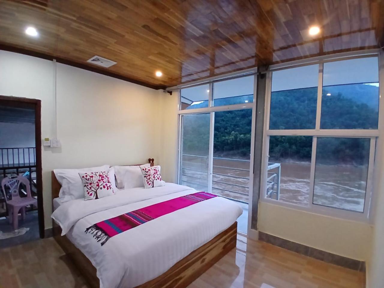 Villa Mekong 2 Guesthouse Muang Pakbèng Extérieur photo